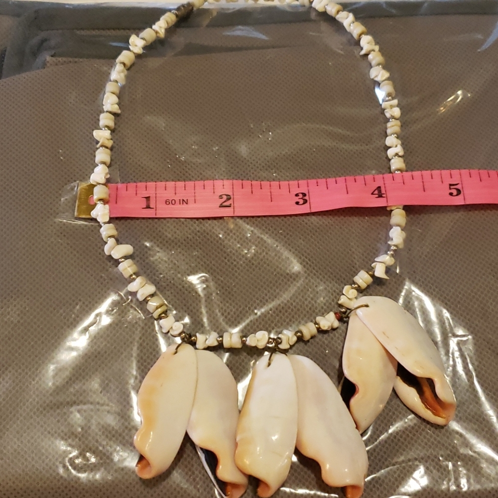 Sheashell necklace - Picture 3 of 5